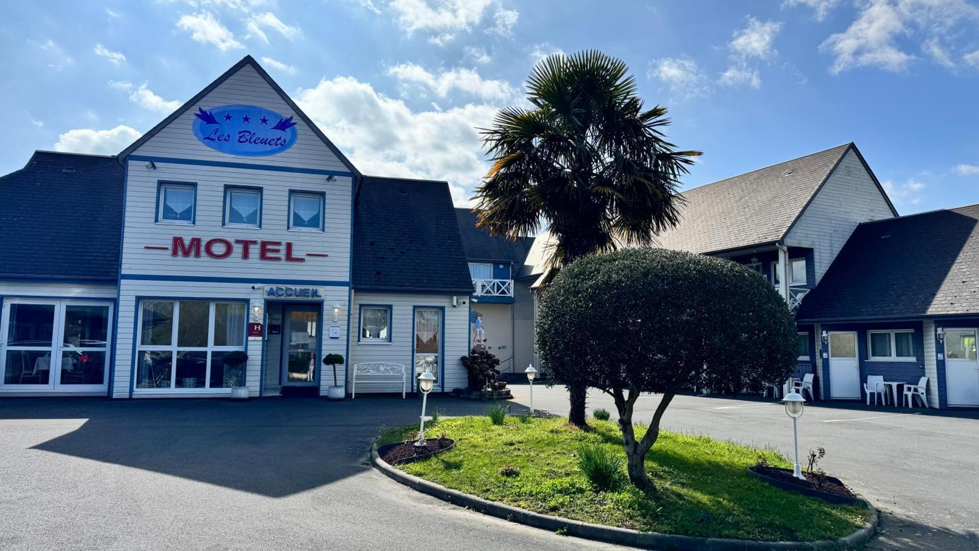 Contact Hotel - Motel Les Bleuets & Spa La Rivière-Saint-Sauveur Exterior foto